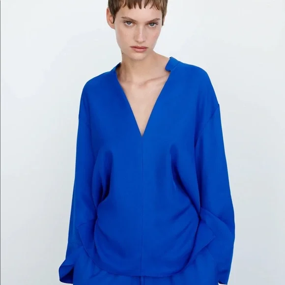 ZARA NEW WOMAN SS21 BLUISH FLOWING BLOUSE WITH VENTS - Picture 7 of 9